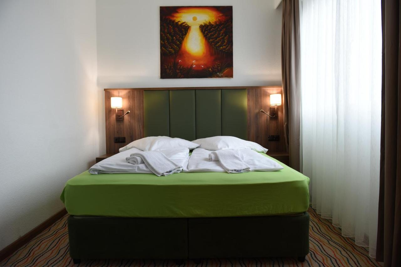 Hotel Olive Inn Aschaffenburg Exterior photo
